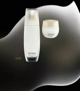 AS MICRO ESSENCE-IN-LOTION_TOP_md